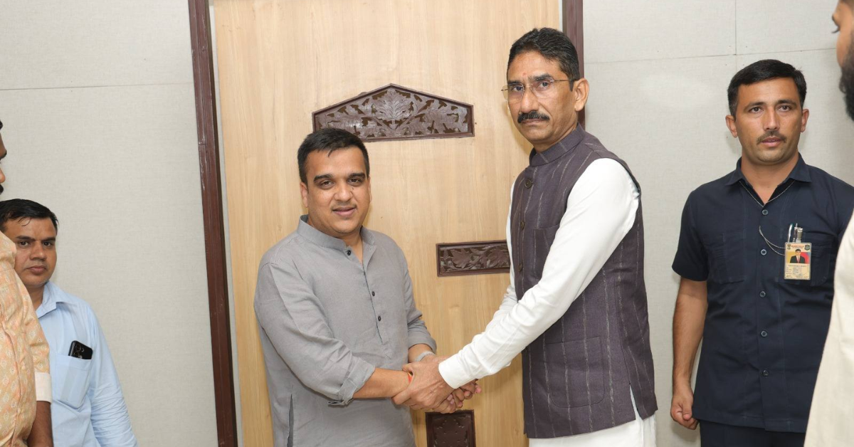 Aerial view of crowd